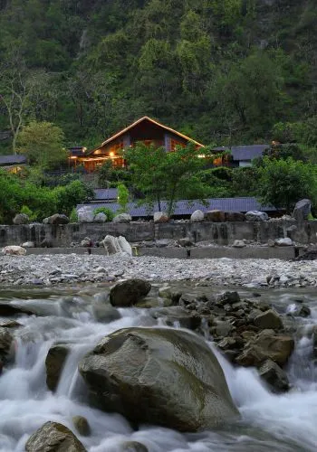 Villas and Huts - Granny's Den Resort Mountain view villas and huts at Granny's Den near Dehradun