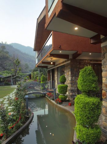 Granny's Den Resort nature view near Dhanolti Uttarakhand